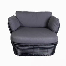 Muatkan imej ke dalam penonton Galeri, Calhoun Rattan Long Bed Outdoor Furniture