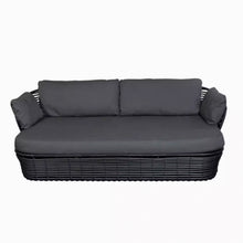 Muatkan imej ke dalam penonton Galeri, Calhoun Rattan Long Bed Outdoor Furniture