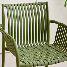 Muatkan imej ke dalam penonton Galeri, Potts Rattan Outdoor Trend Stackable Chair