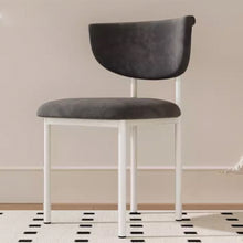 Muatkan imej ke dalam penonton Galeri, Jade Premium Velvet Fabric Dining Chair