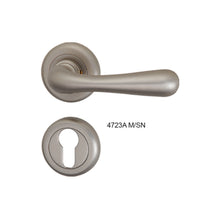 将图片加载到图库查看器，IRANZO Solid Brass Lever Handle on Rose 4723A
