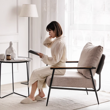 Muatkan imej ke dalam penonton Galeri, Santos Comfy Sofa With Side Table Lounge Set
