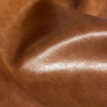 Muatkan imej ke dalam penonton Galeri, Floyd Retro Oil Wax Leather Sofa
